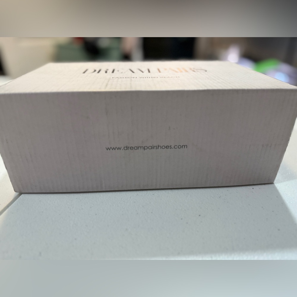 New In Box Dream Pairs Carnival Ankle Strap Heel Gold Glitter Womens US Size 7 - Picture 9 of 10